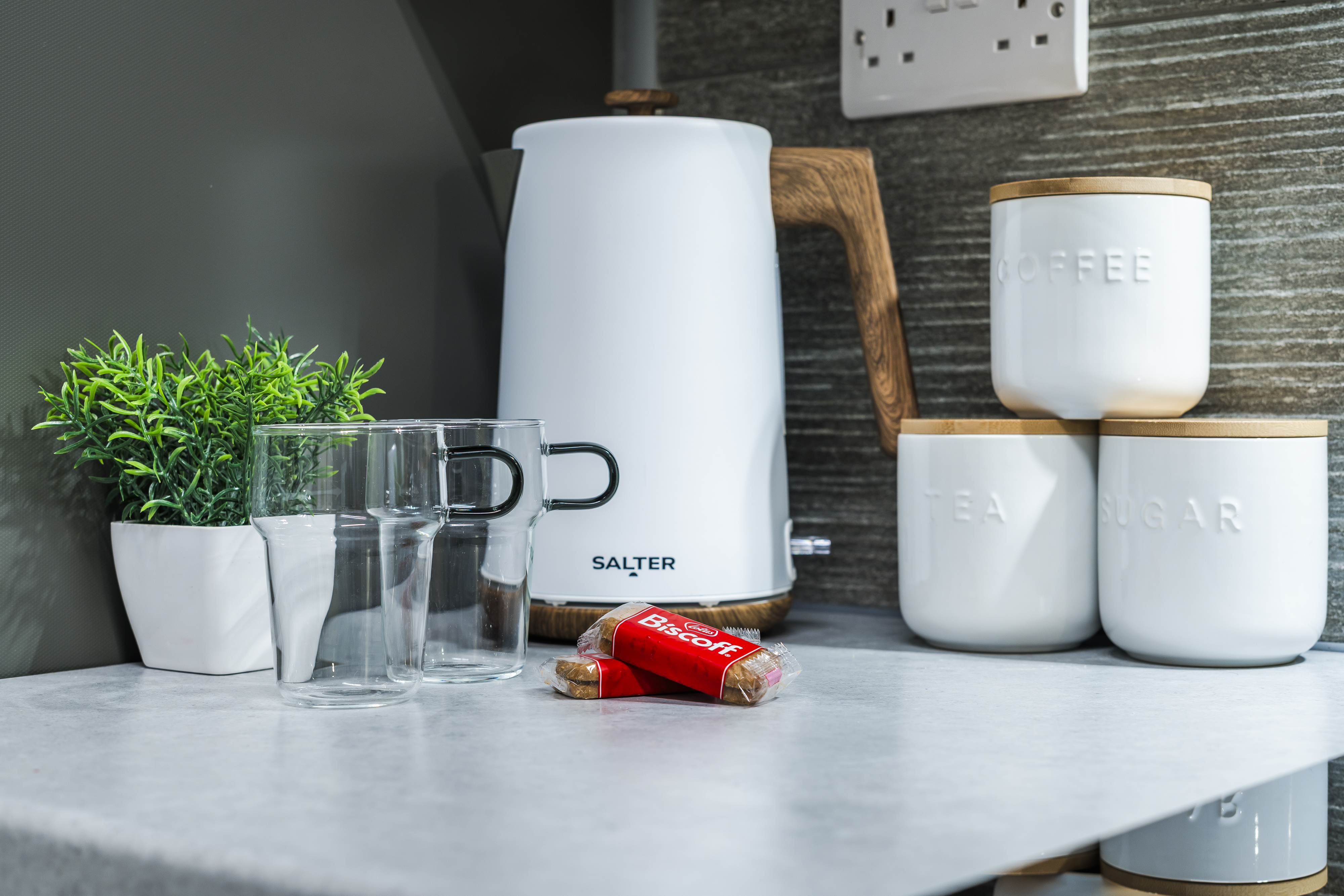 The Heron second bedroom with fresh linens - short-stay rental